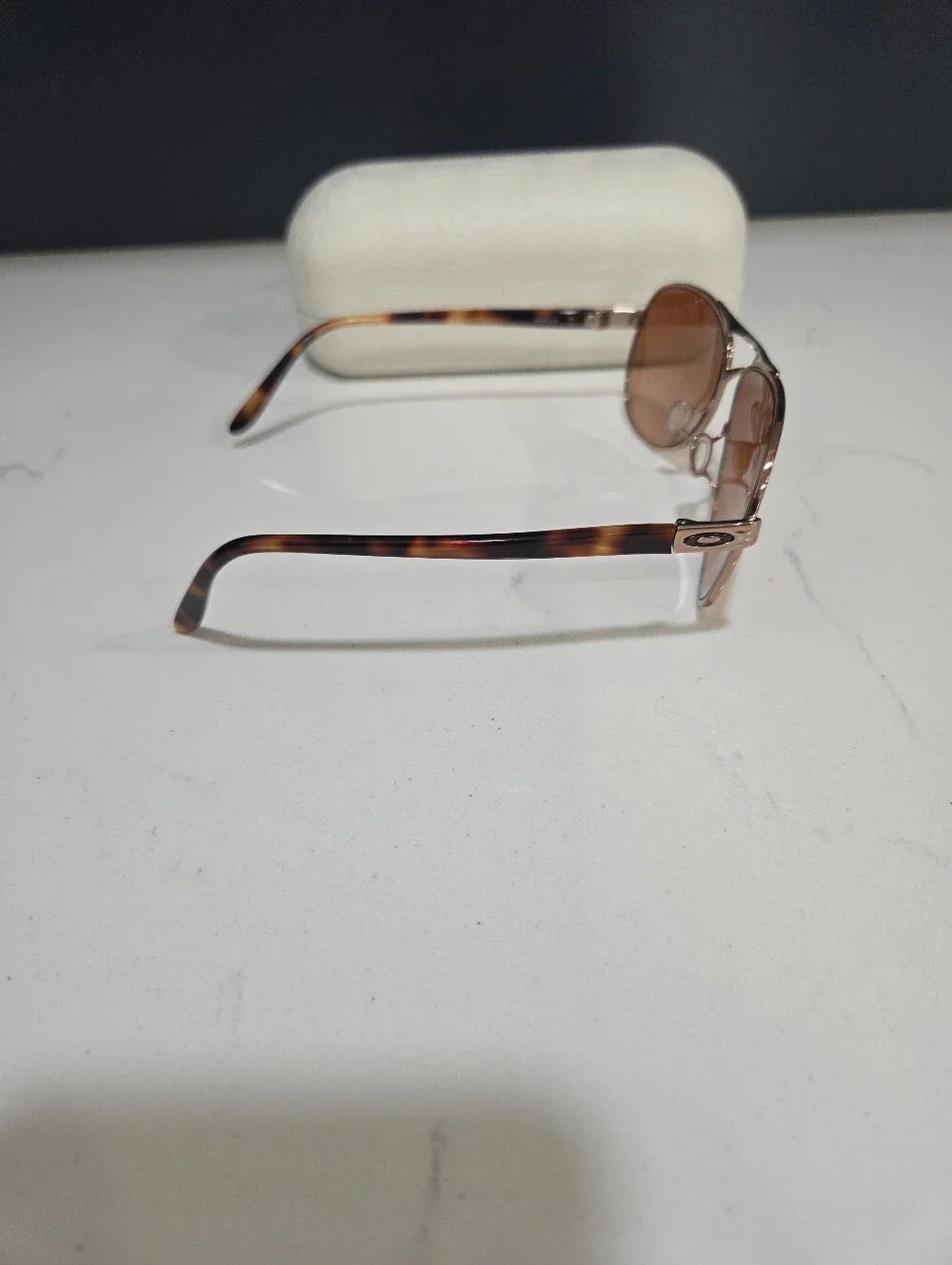 Oakley Feedback Rose Gold Pilot Sunglasses Brown Gradient Lenses 004079-01 -Case